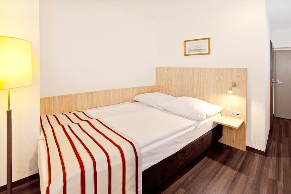 Hansa Hotel 3*