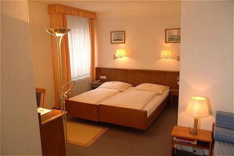 Hansa Hotel 3*